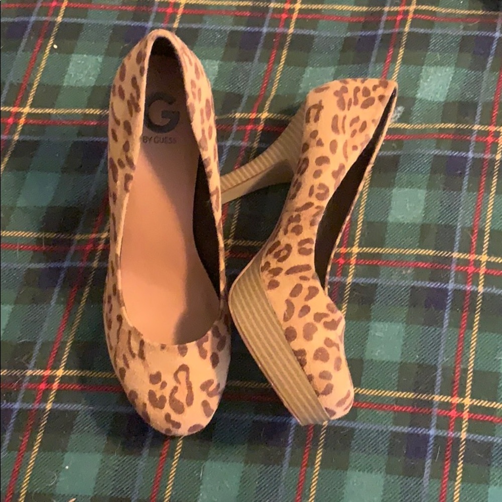 Suede feel leopard pumps